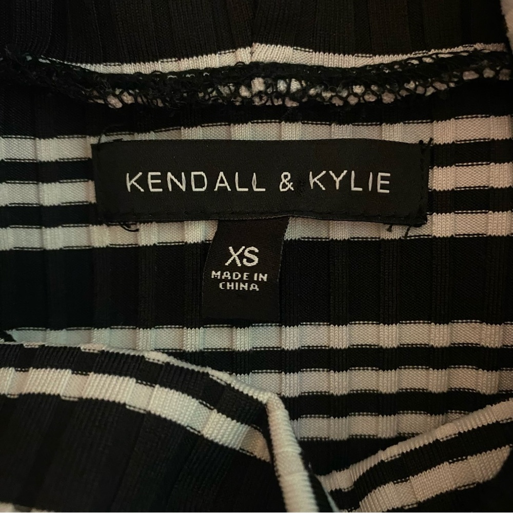 Kendall & Kylie Black and White Striped Dress XS EUC - Picture 4 of 4